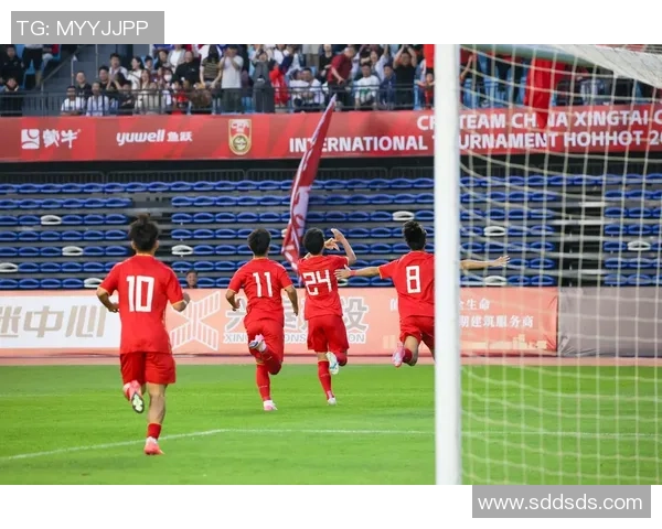 实况足球中的现役球星正式退役引发球迷热议与足球未来思考 实况足球中的现役球星正式退役引发球迷热议与足球未来思考