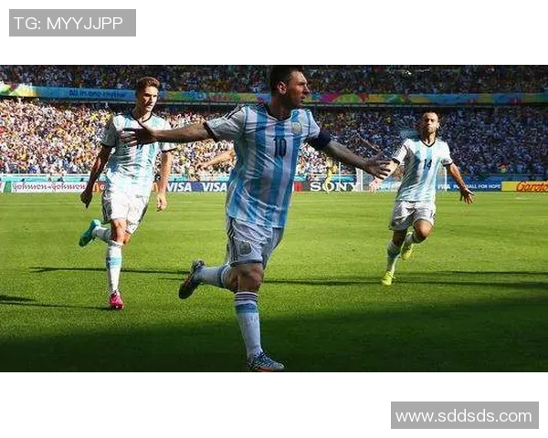 帕尼尼足球卡世界杯限量版梅西球星卡荣耀登场收藏价值倍增 帕尼尼足球卡世界杯限量版梅西球星卡荣耀登场收藏价值倍增