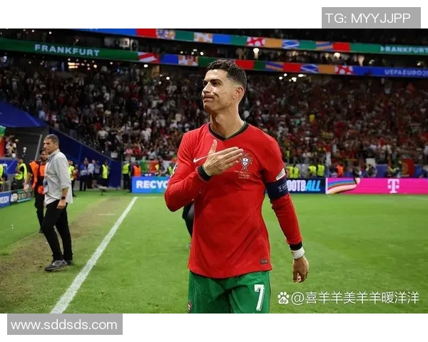 当足球巨星泪洒赛场时胜负背后的人性与热爱故事 当足球巨星泪洒赛场时胜负背后的人性与热爱故事